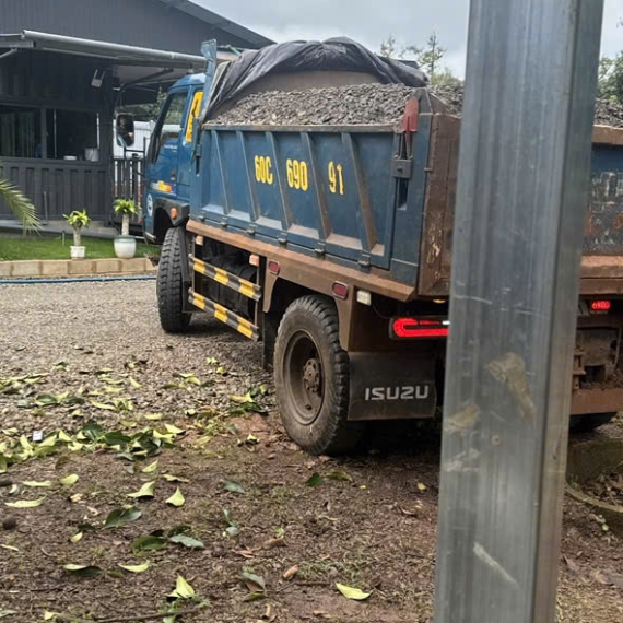 VẬN CHUYỂN VẬT LIỆU CHO KHÁCH HÀNG 